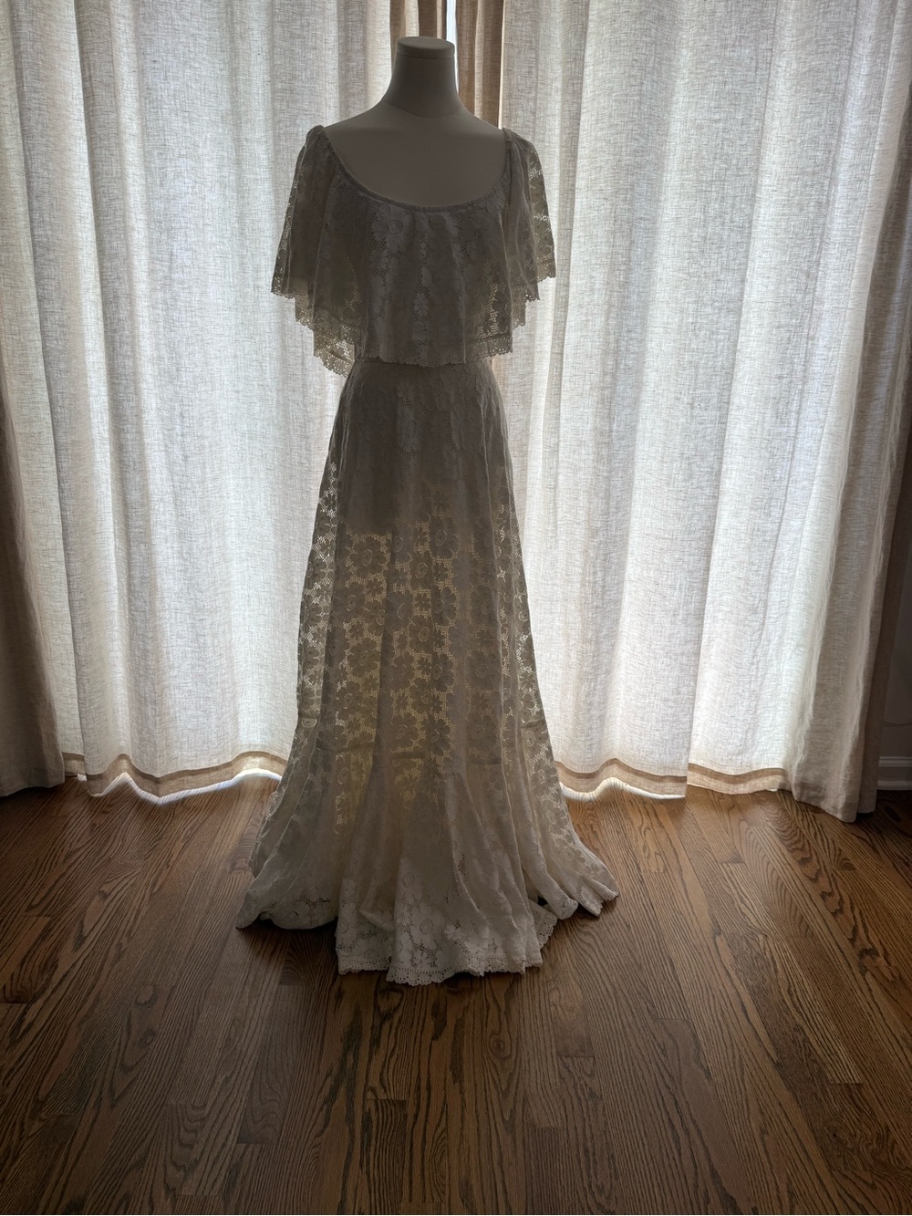 Vintage 1970’s Albert Capraro Lace Wedding Dress - summer wedding any one ??